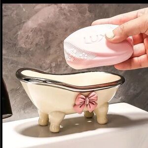 - Elegant soap dish